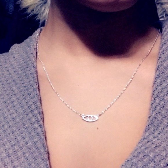 NEW Minimalist evil eye silver necklace - Picture 7 of 8
